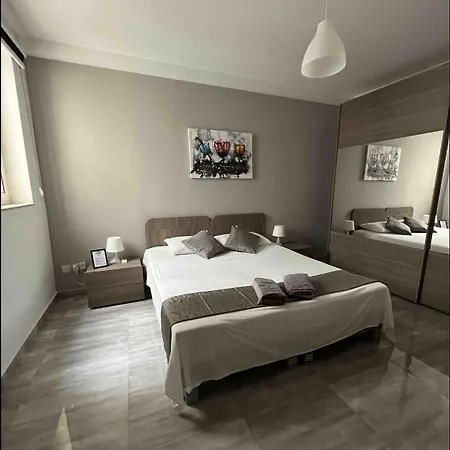 F10 1, Private Double With Private Bathroom In Shared Flat Msida