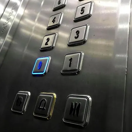 منزل للإقامة F10 1, Private Double With Private Bathroom In Shared Flat *