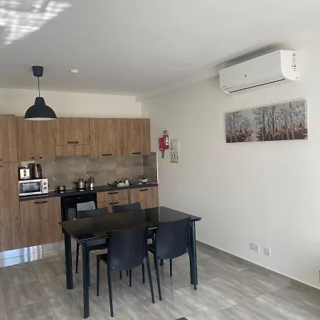 منزل للإقامة F10 1, Private Double With Private Bathroom In Shared Flat *