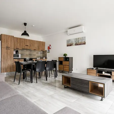 F10 1, Private Double With Private Bathroom In Shared Flat