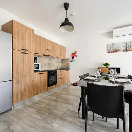 F10 1, Private Double With Private Bathroom In Shared Flat Séjour chez l'habitant Msida